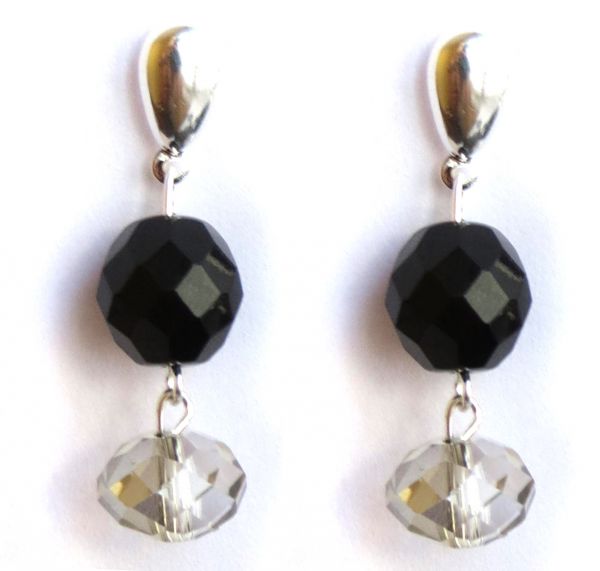 BRINCO FOLHEADO A PRATA COM CRISTAL PRETO E CRISTAL COD.005